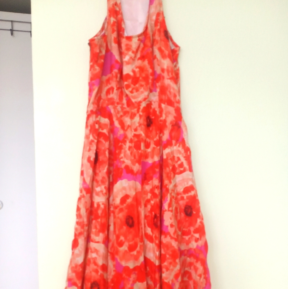 100% SILK , like new , colorful and beautiful